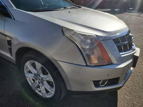 Photo 3 of 23 of 2010 Cadillac SRX Performance Collection